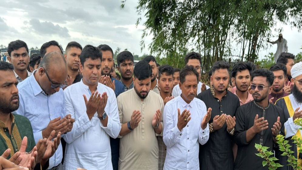 জুলাই গণ-অভ্যুত্থানের শহীদ ওয়াসিম আকরামের স্মরণে শ্রদ্ধা নিবেদন