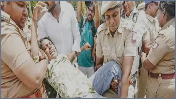 দিল্লির রাজনীতিতে মোদি সরকারের বিরুদ্ধে নতুন সমীকরণ