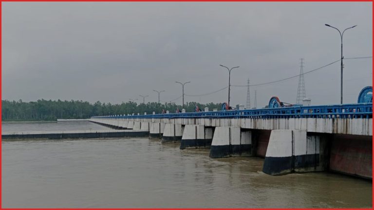 দেশের উত্তর ও উত্তর-পূর্বাঞ্চলে বন্যা পরিস্থিতির অবনতি, বিপৎসীমার উপরে পানি