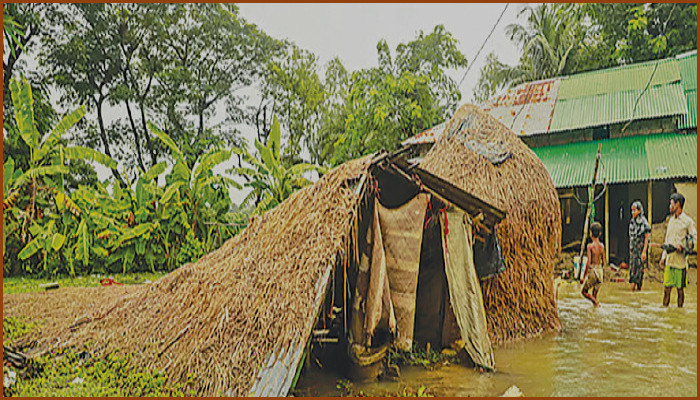 বন্যার্ত ও অসহায় মানুষের পাশে দাঁড়ানো মহান ইবাদত