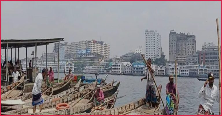 বুড়িগঙ্গায় নৌকার মাঝিদের কাছ থেকে প্রতিদিন ৫০০ টাকা চাঁদা আদায়