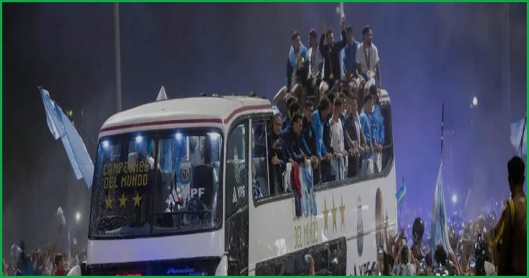 মেসিকে ছাড়াই দেশে ফিরল আর্জেন্টিনা ফুটবল দল