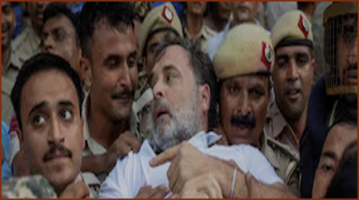 শিক্ষার্থীদের বিক্ষোভে যোগ দিয়ে আটক রাহুল গান্ধী